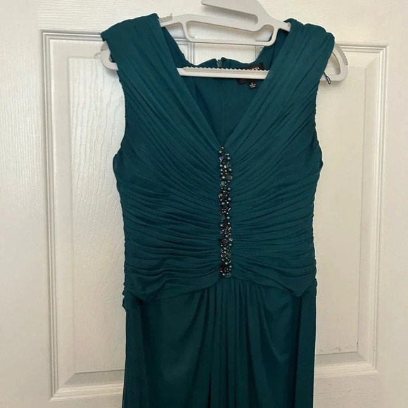 ! Adrianna Papell Embellished Pleated Bodice Mesh Gown Sz 4 Forest - Picture 5 of 7